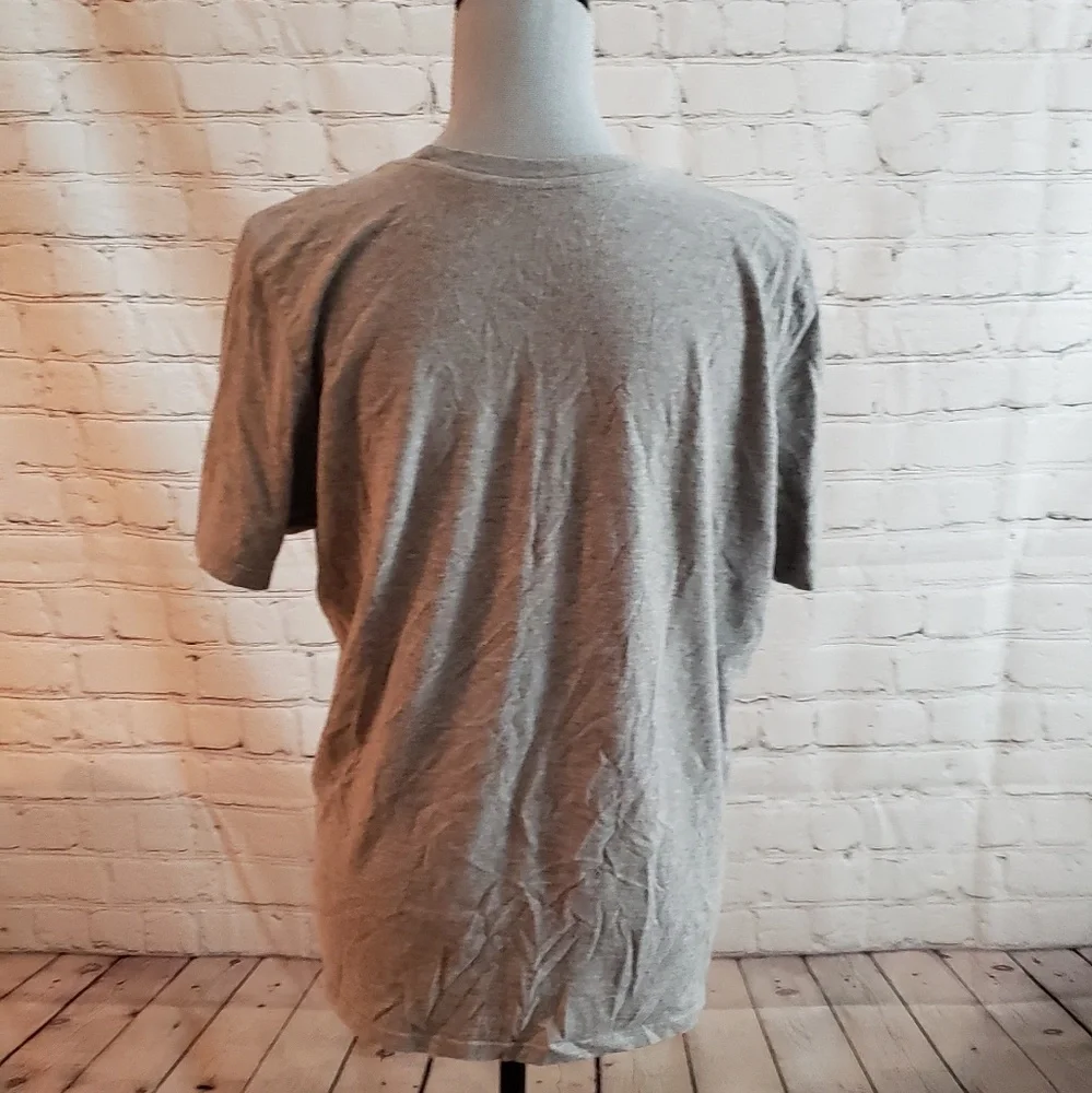 Nike T shirt sz Medium Spellout Swoosh Grey Short Sleeve